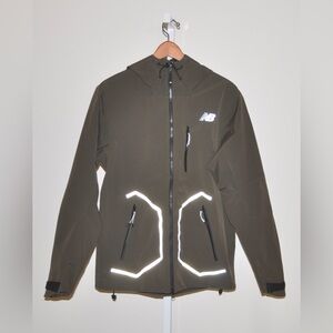 New Balance Men’s Hooded Windbreaker Water Proof Green Rain Jacket Medium Large